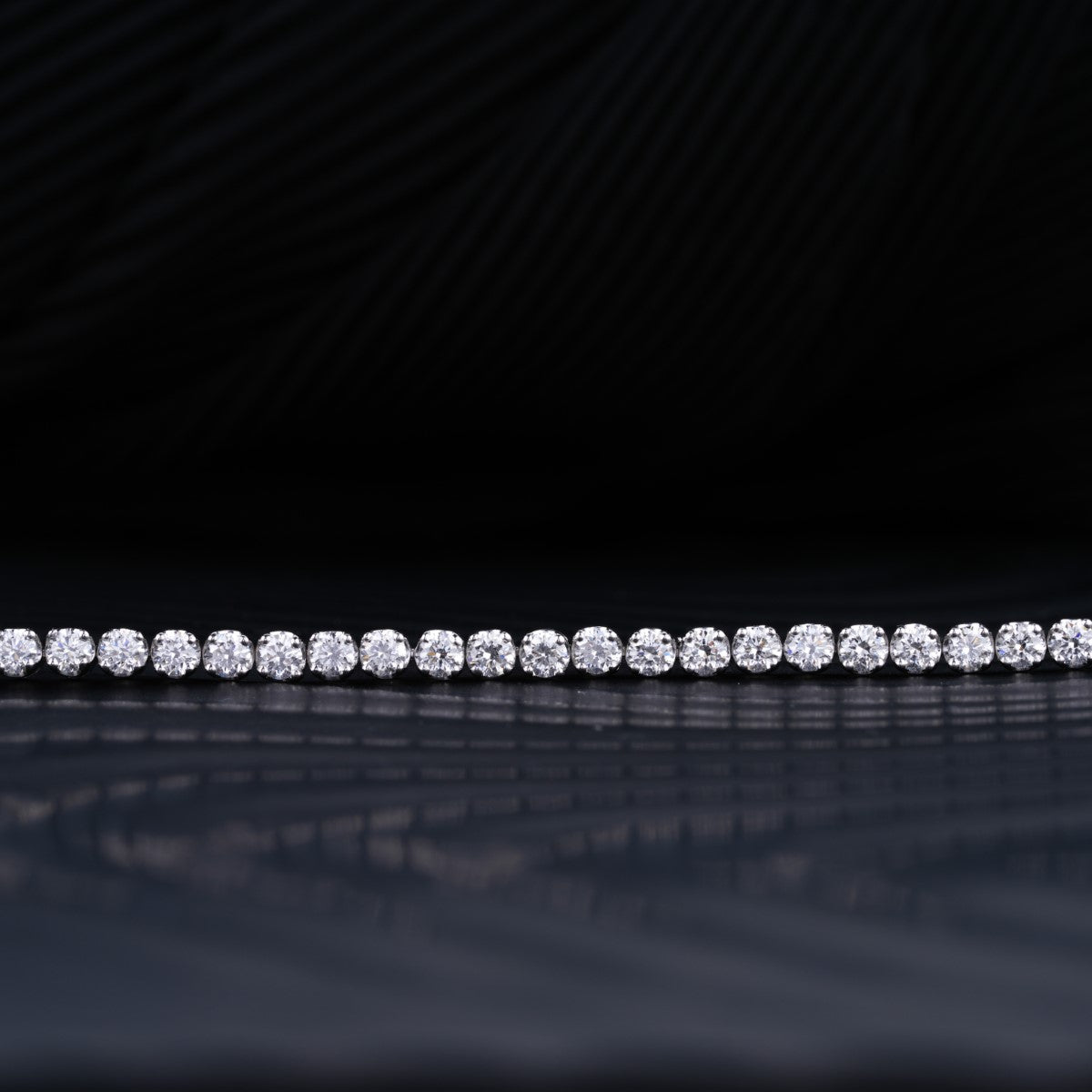 Crown 0.16 Pointer Tennis Bracelet