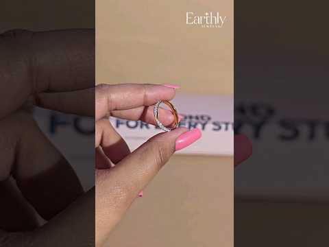 Load video: Curved Wedding Band For Round Diamond | Earthy Jewels