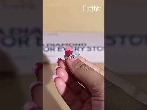 تحميل الفيديو: Oval Solitaire Ring With Round Accent Stones | Earthly Jewels
