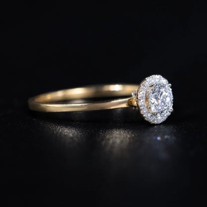 Round Cut Halo Diamond Engagement Rings