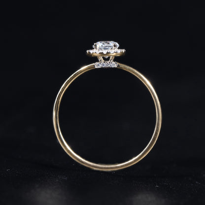 Round Cut Halo Diamond Engagement Rings