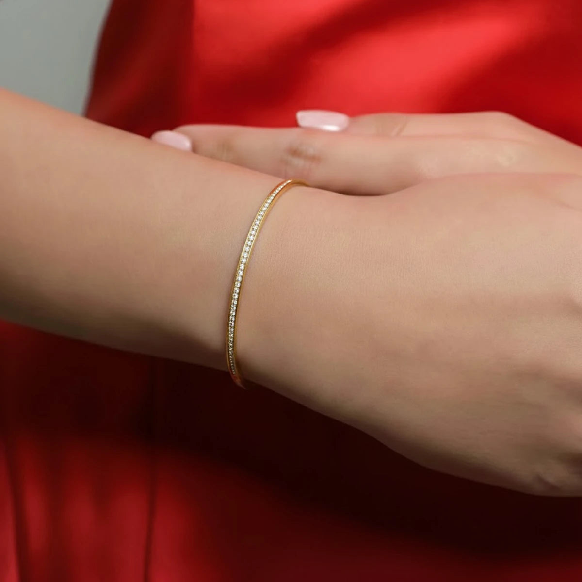 Round Brilliant Cut Diamond Tennis Bangle | Earthly Jewels   