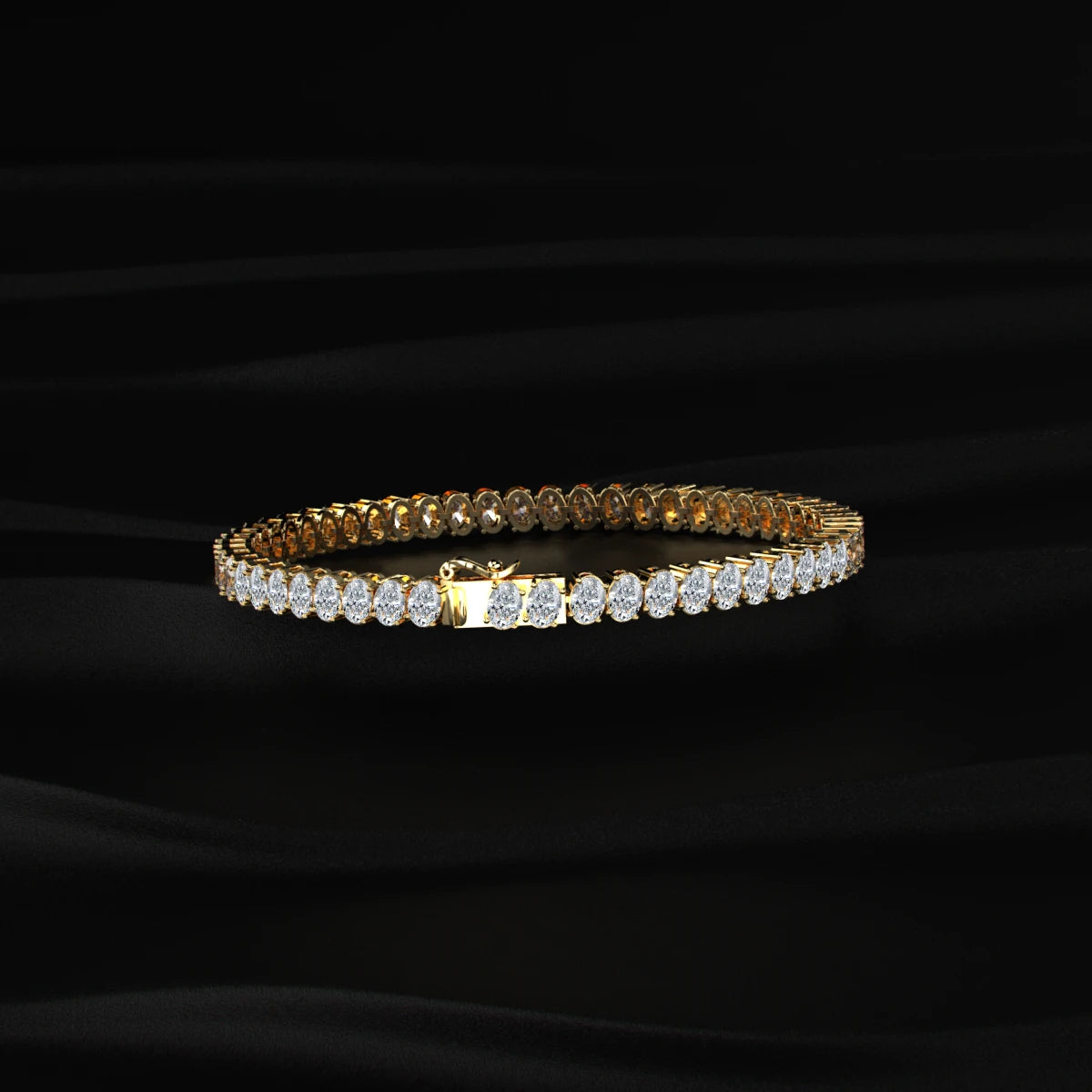 Oval diamond bracelet in 14K gold