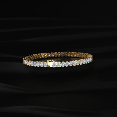 Oval diamond bracelet in 14K gold