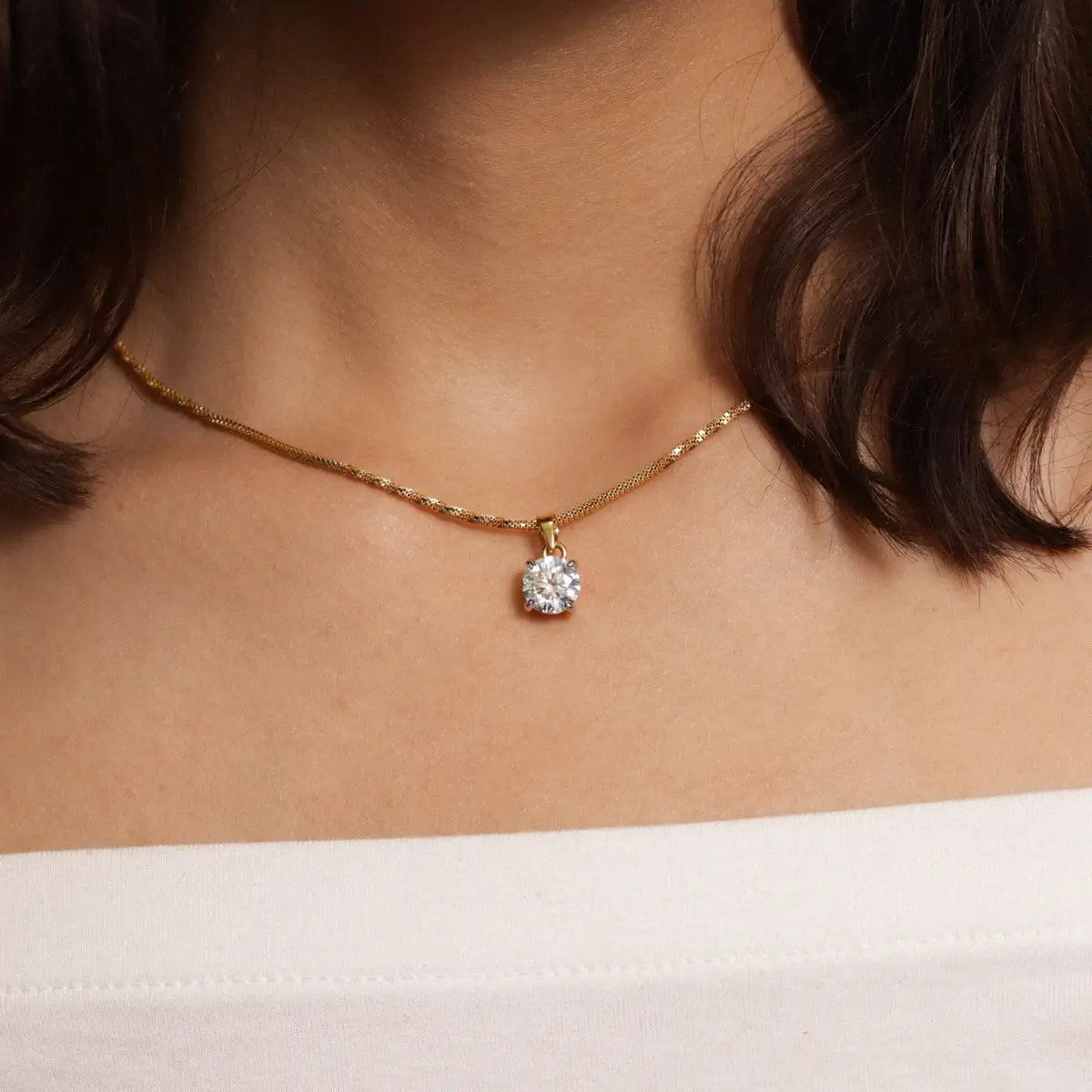 Round Shape Solitaire Pendant