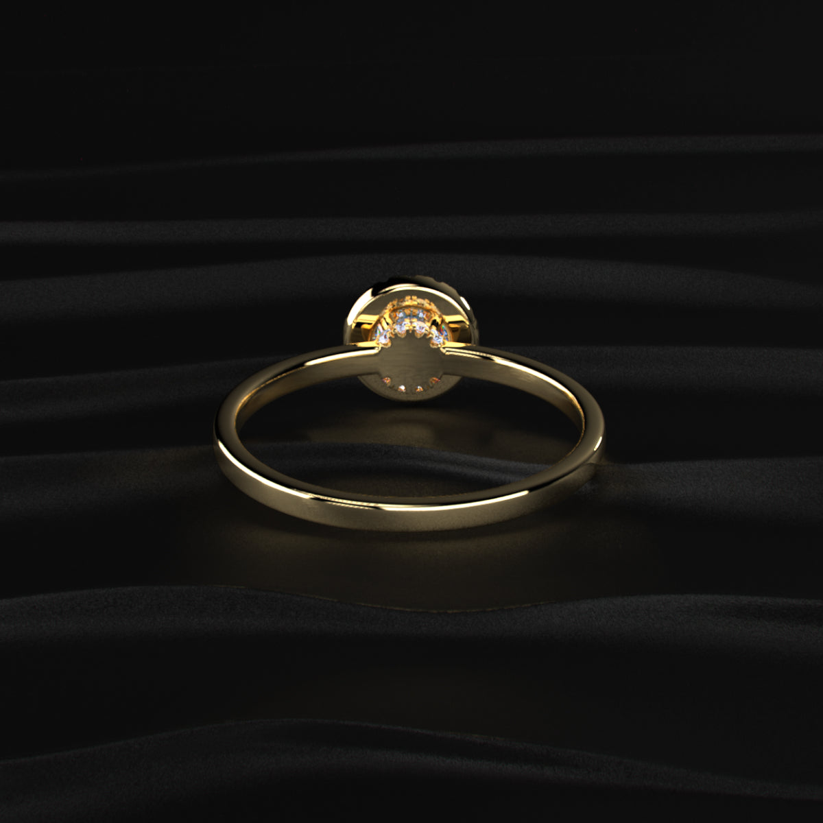Round Cut Halo Diamond Engagement Rings