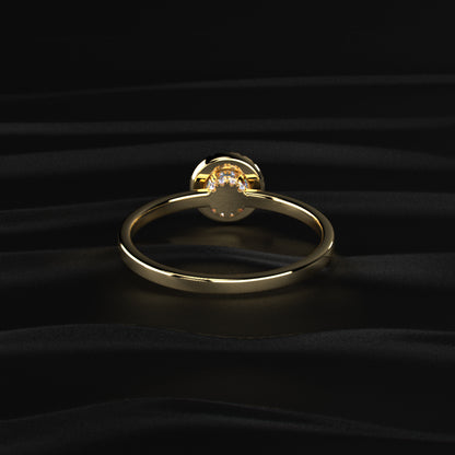 Round Cut Halo Diamond Engagement Rings