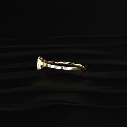 Radiant Cut Diamond Ring