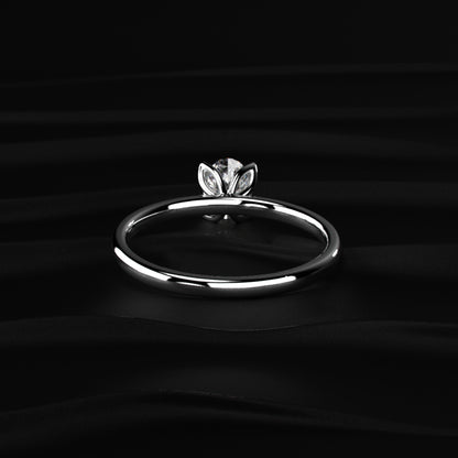 Oval Tulip Prong Ring