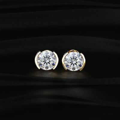 Round Shape Diamond Stud
