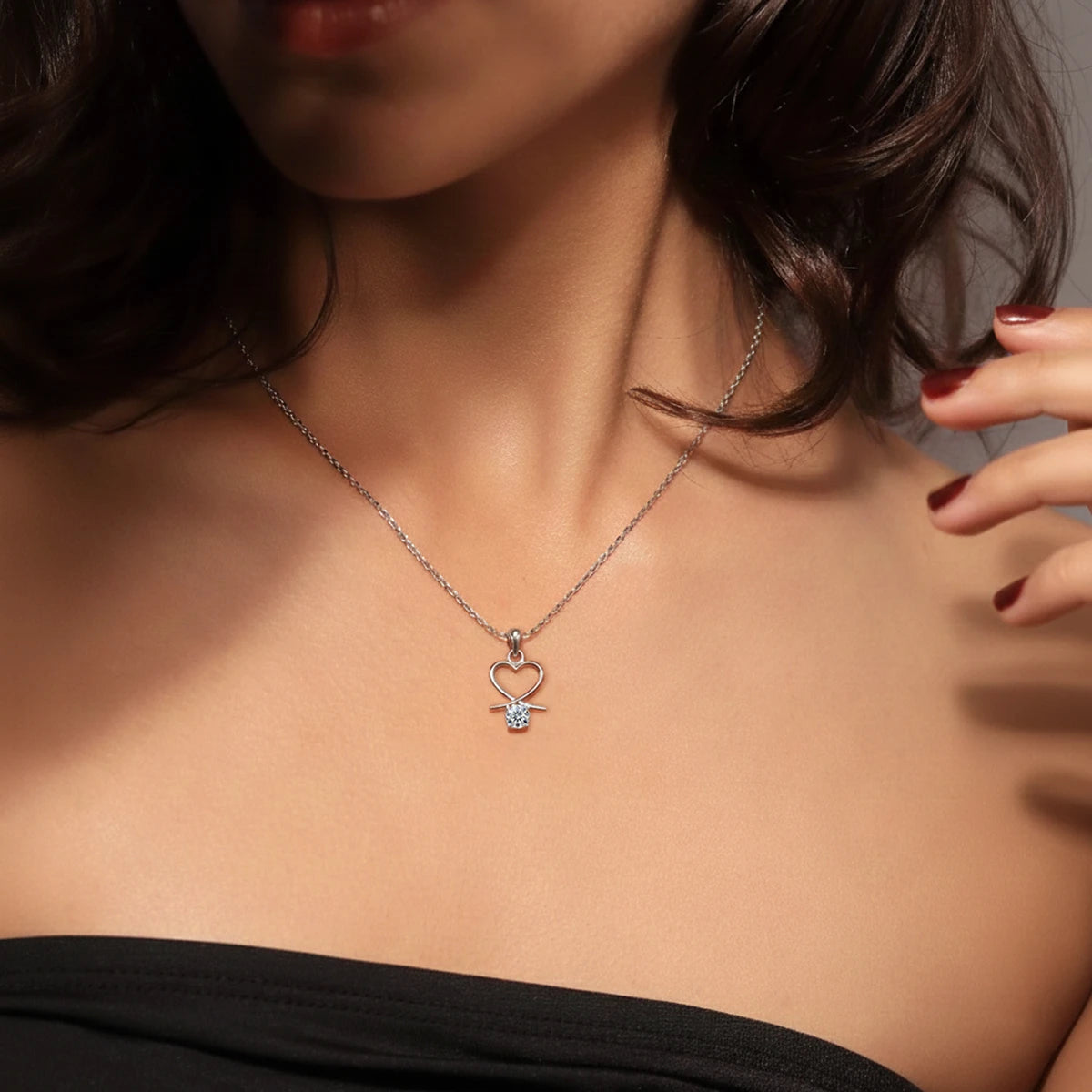 Round Diamond Pendant With Heart Shape | Earthly Jewels   