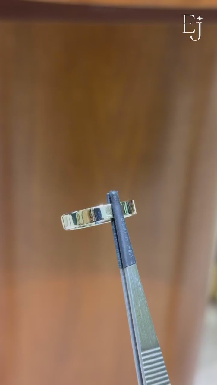 تحميل الفيديو: Emerald Cut Diamond Ring for Men in Gold | Earthly Jewels | Video