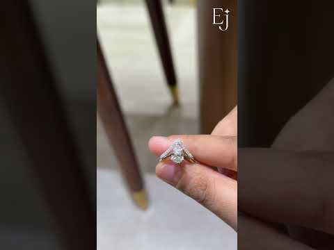 تحميل الفيديو: Pear Shape Diamond Vanki Ring | Earthly Jewels
